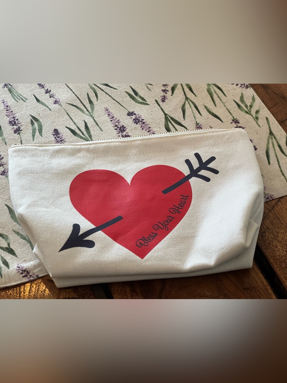 Canvas Heart Makeup Pouch - White with Red Heart
Draper James
NWT